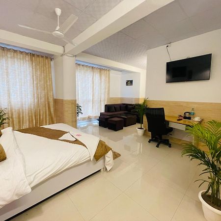 Hotel Dr White House - Noida Sector 18 Zewnętrze zdjęcie