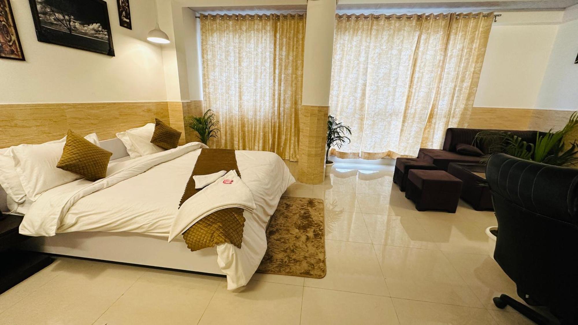 Hotel Dr White House - Noida Sector 18 Zewnętrze zdjęcie