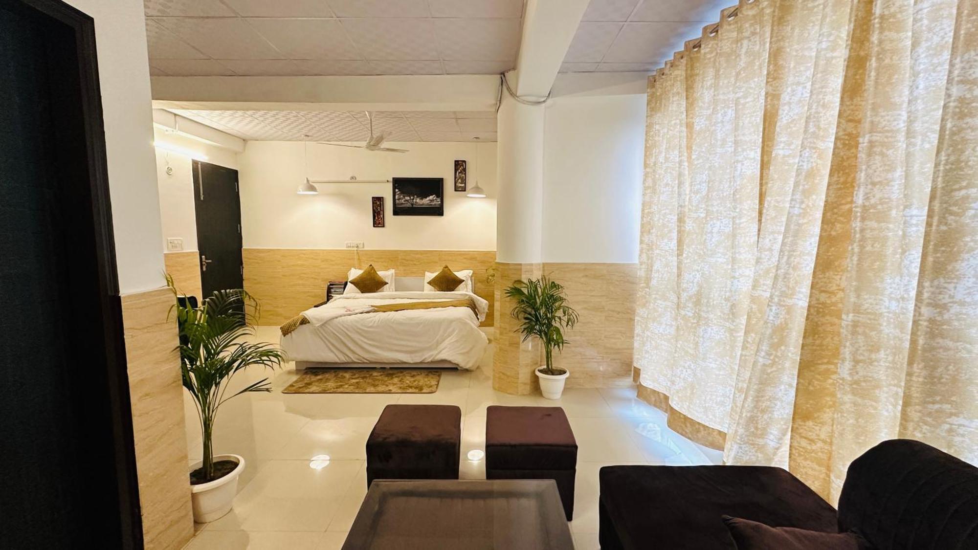 Hotel Dr White House - Noida Sector 18 Zewnętrze zdjęcie