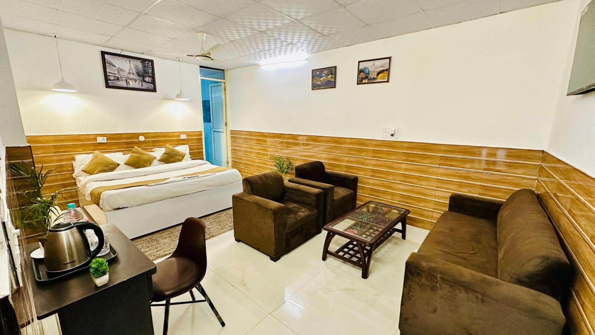 Hotel Dr White House - Noida Sector 18 Zewnętrze zdjęcie