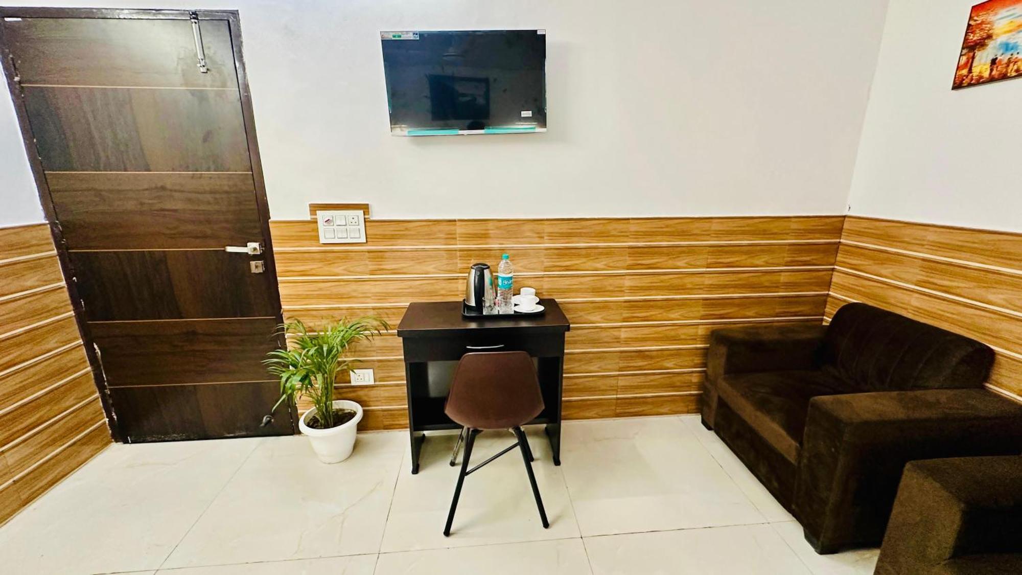 Hotel Dr White House - Noida Sector 18 Zewnętrze zdjęcie