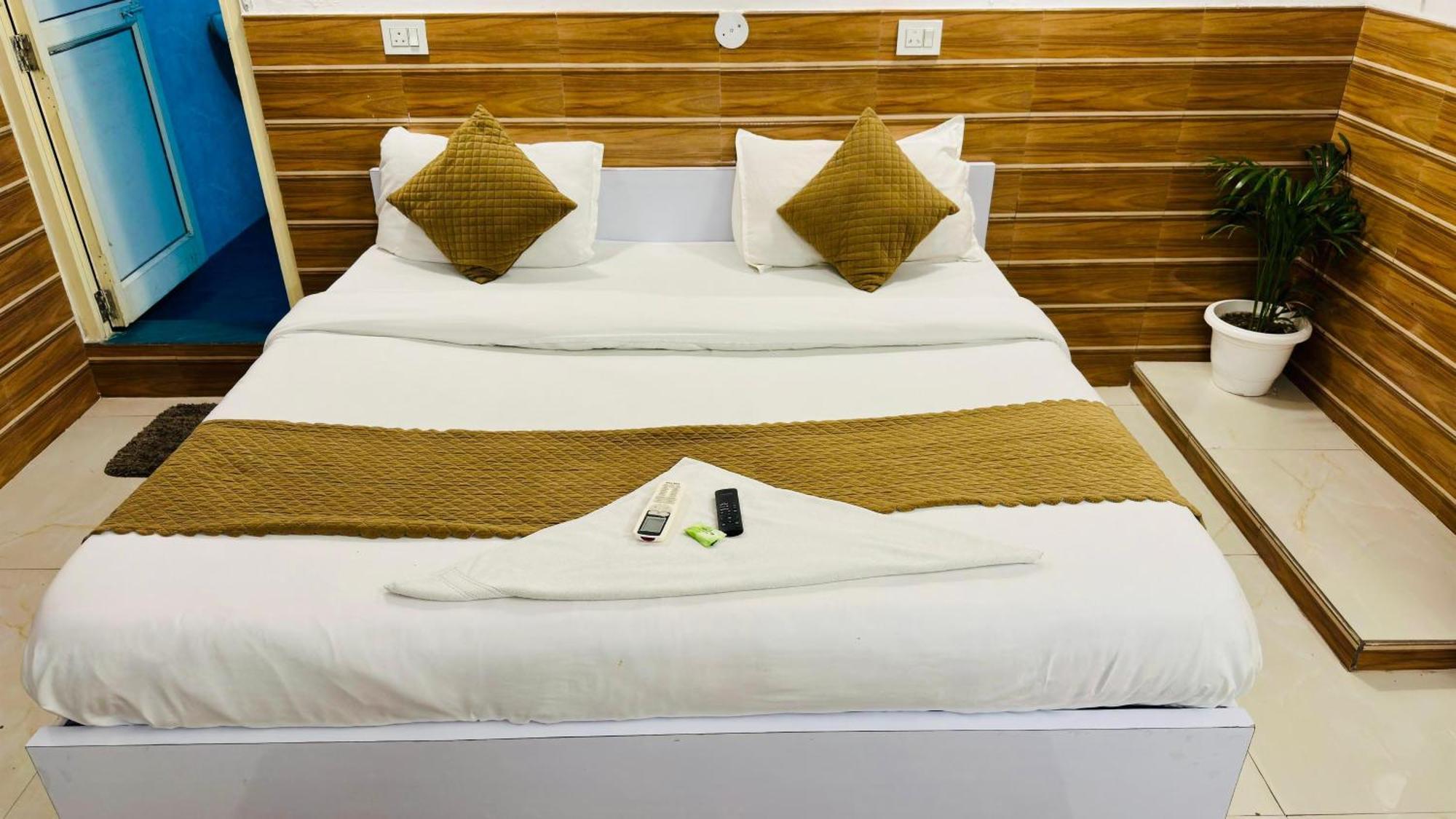 Hotel Dr White House - Noida Sector 18 Zewnętrze zdjęcie